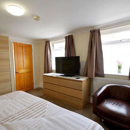 Spacious Modern Ground Floor Apartment, For Up To 6 Guests Scarborough Eksteriør billede