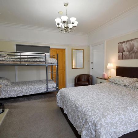 Spacious Modern Ground Floor Apartment, For Up To 6 Guests Scarborough Eksteriør billede