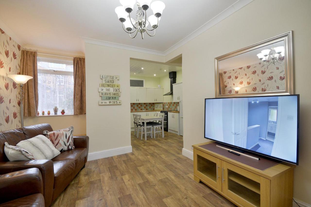 Spacious Modern Ground Floor Apartment, For Up To 6 Guests Scarborough Eksteriør billede