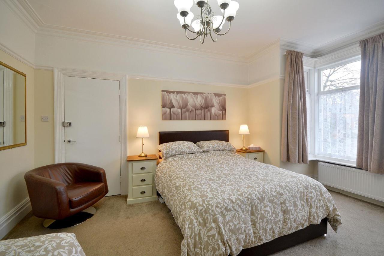 Spacious Modern Ground Floor Apartment, For Up To 6 Guests Scarborough Eksteriør billede