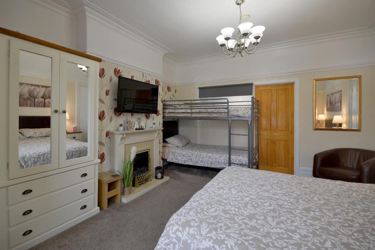 Spacious Modern Ground Floor Apartment, For Up To 6 Guests Scarborough Eksteriør billede