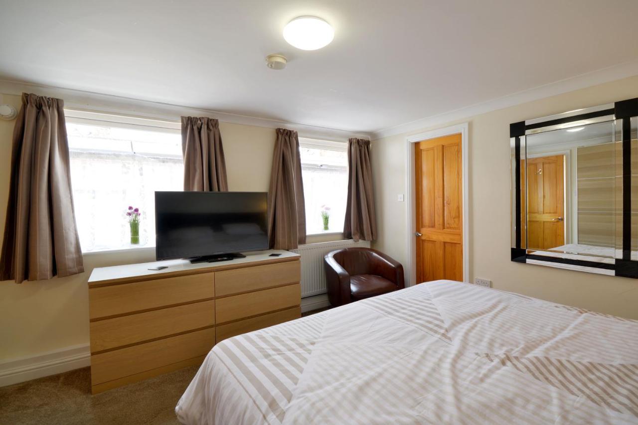 Spacious Modern Ground Floor Apartment, For Up To 6 Guests Scarborough Eksteriør billede