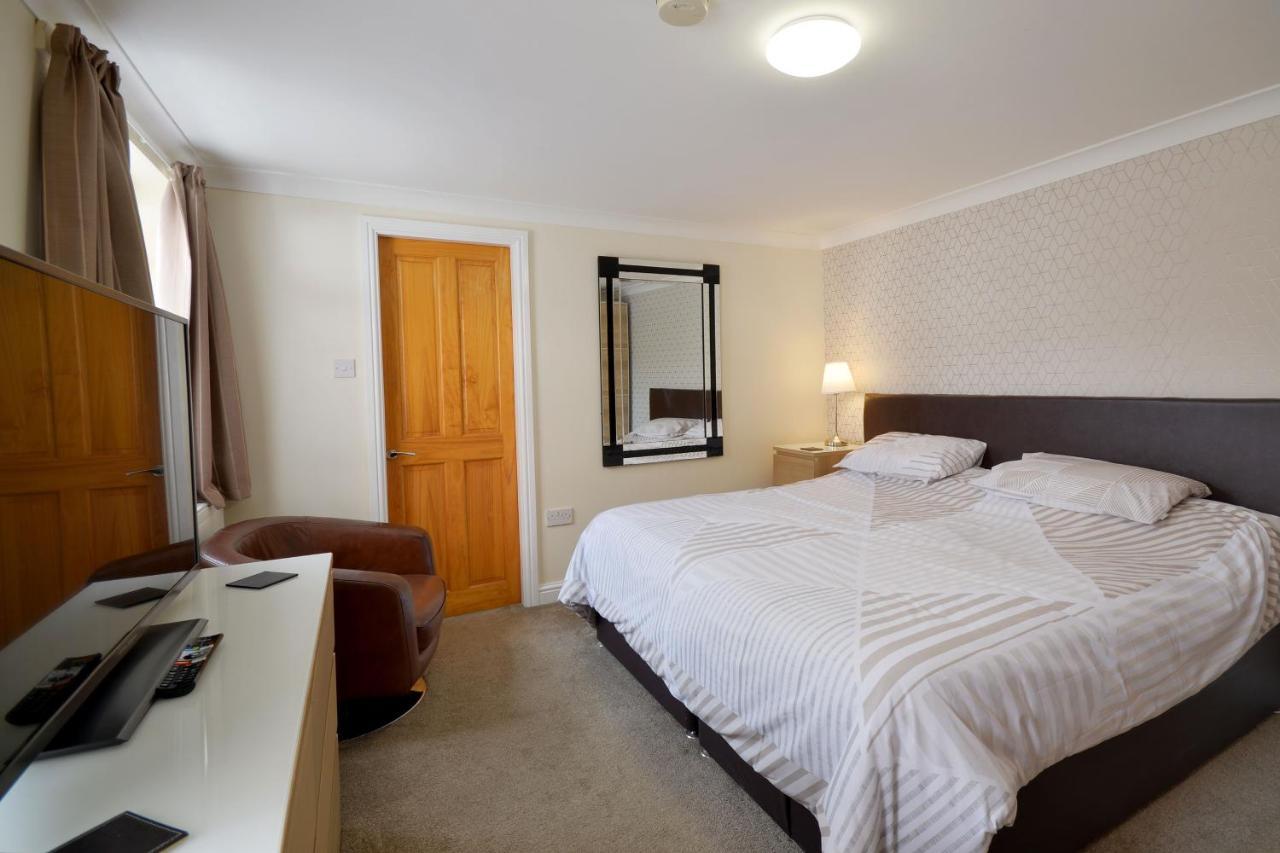 Spacious Modern Ground Floor Apartment, For Up To 6 Guests Scarborough Eksteriør billede